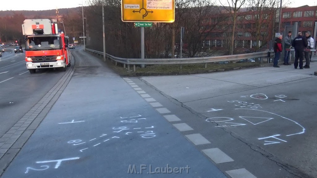 VU Pol Fussgaenger Bonn Einfahrt Bonner Polizeipraesidium TK P07.jpg